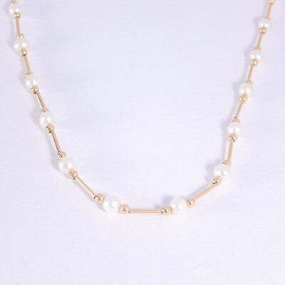 14k Gold Necklace with pearls