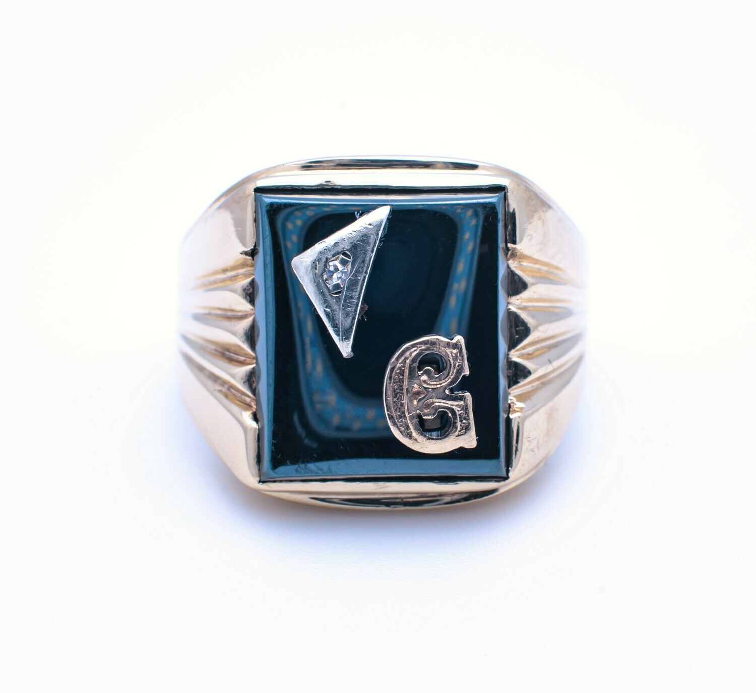 10k Gold Ring with gemstone. SIZE-9.0