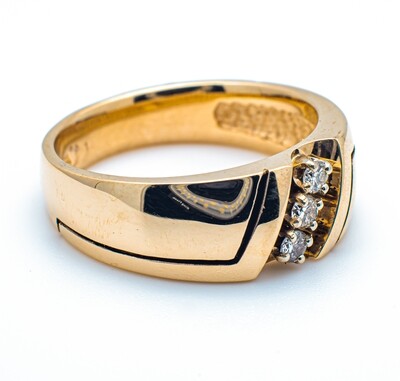 14k Gold Diamond Ring Size 9.5