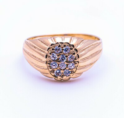14k Gold Ring With CZ stones. SIZE-10.5