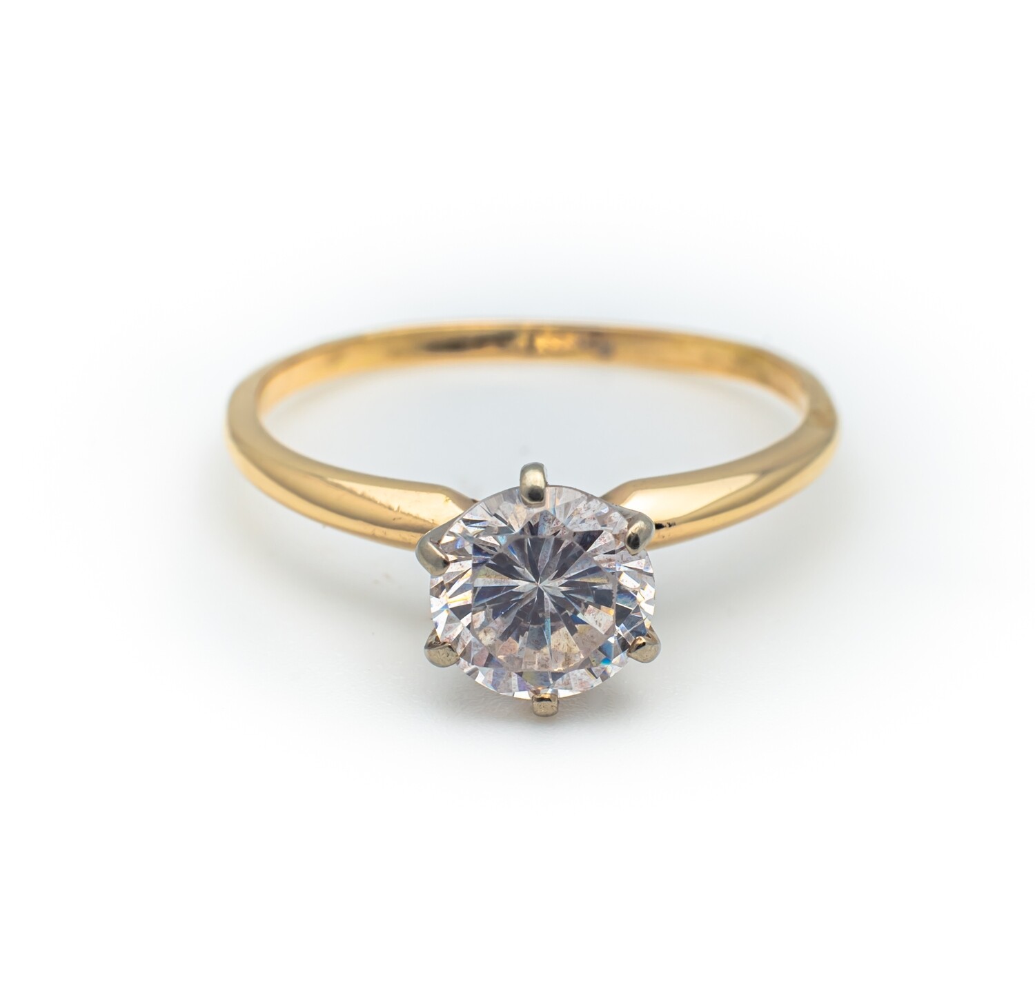 14k Gold Ring With CZ stone. SIZE-7.0