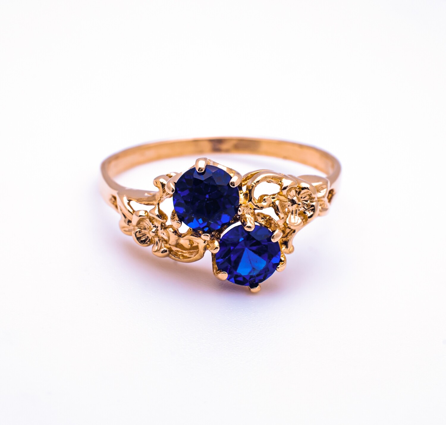 14k Gold Ring with Blue Gemstones