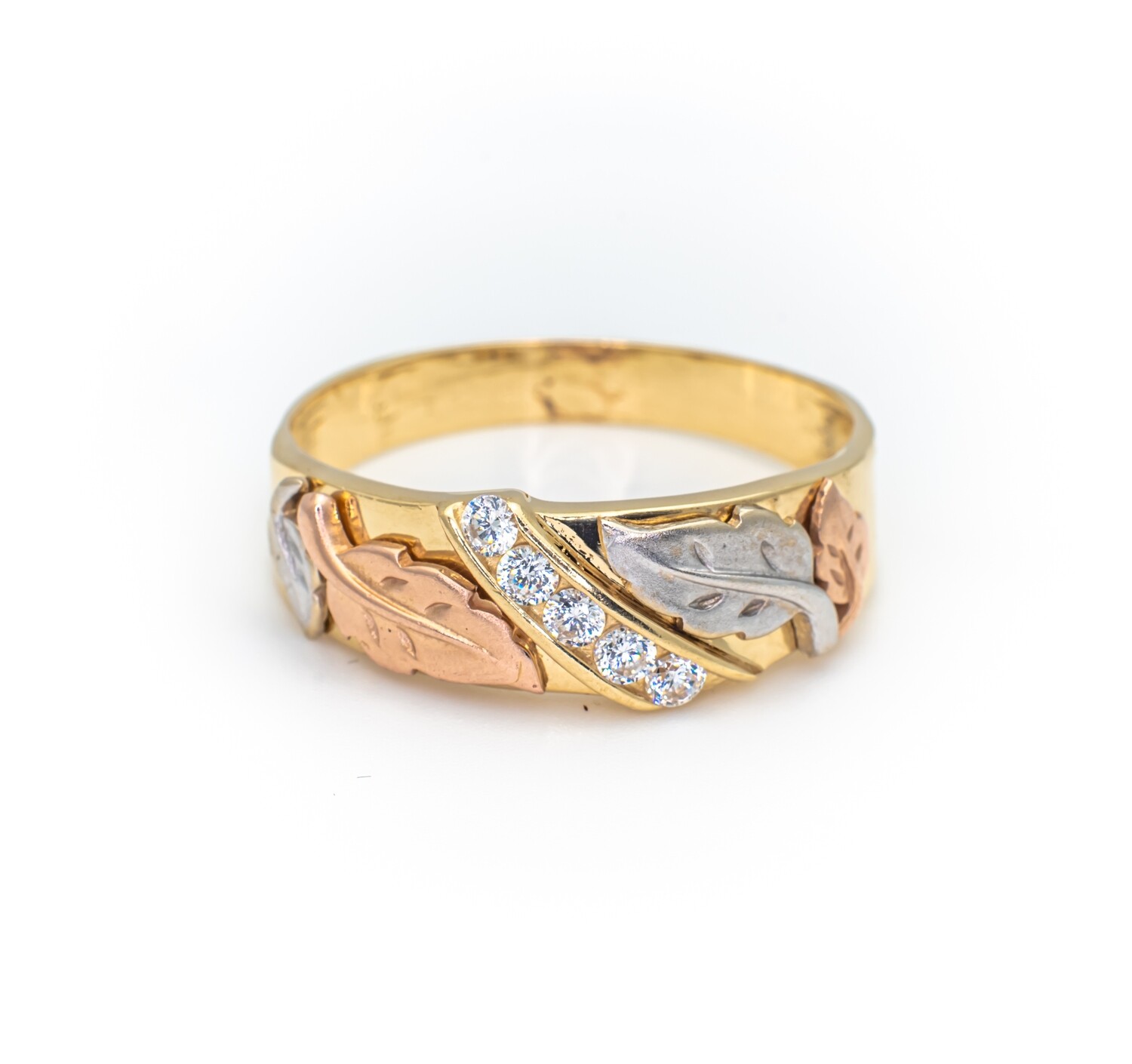 14k Gold Ring with CZ Stones. SIZE-12.0