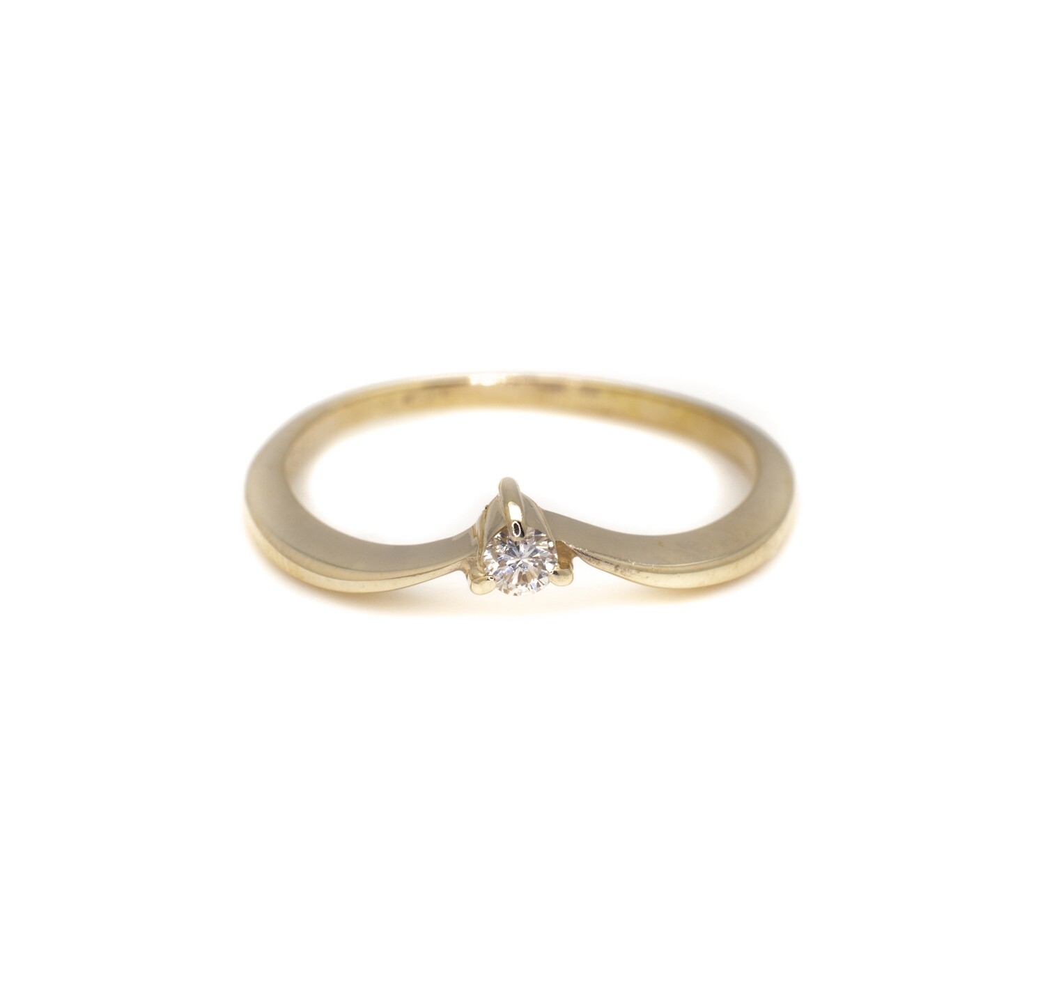 14k Gold Ring with Diamond. SIZE-6.5