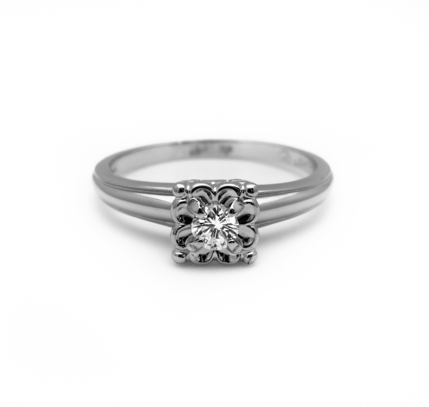 14k Gold Ring with Diamond. SIZE-6.0