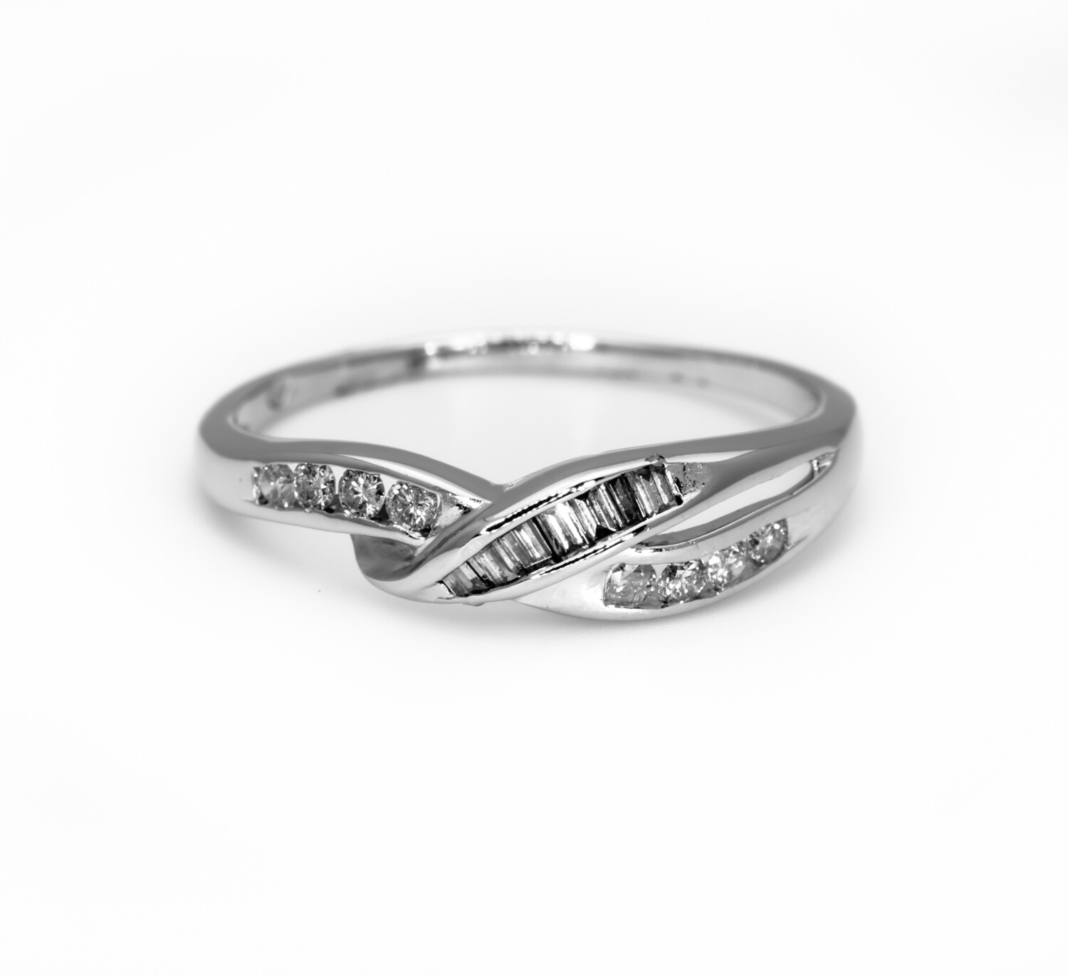 Elegant Diamond Ring