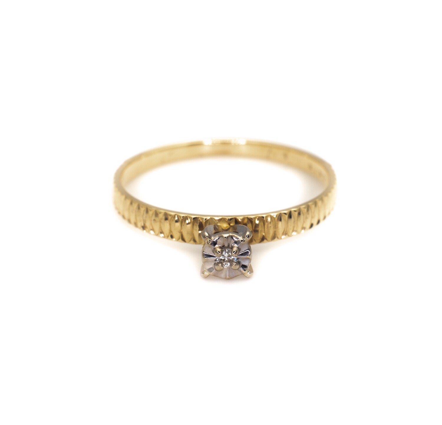 10k Gold Ring with Diamond. SIZE-7.0
