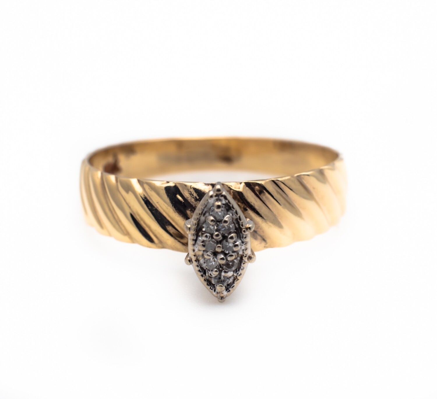 10k Gold Ring With Diamonds. SIZE-7.0