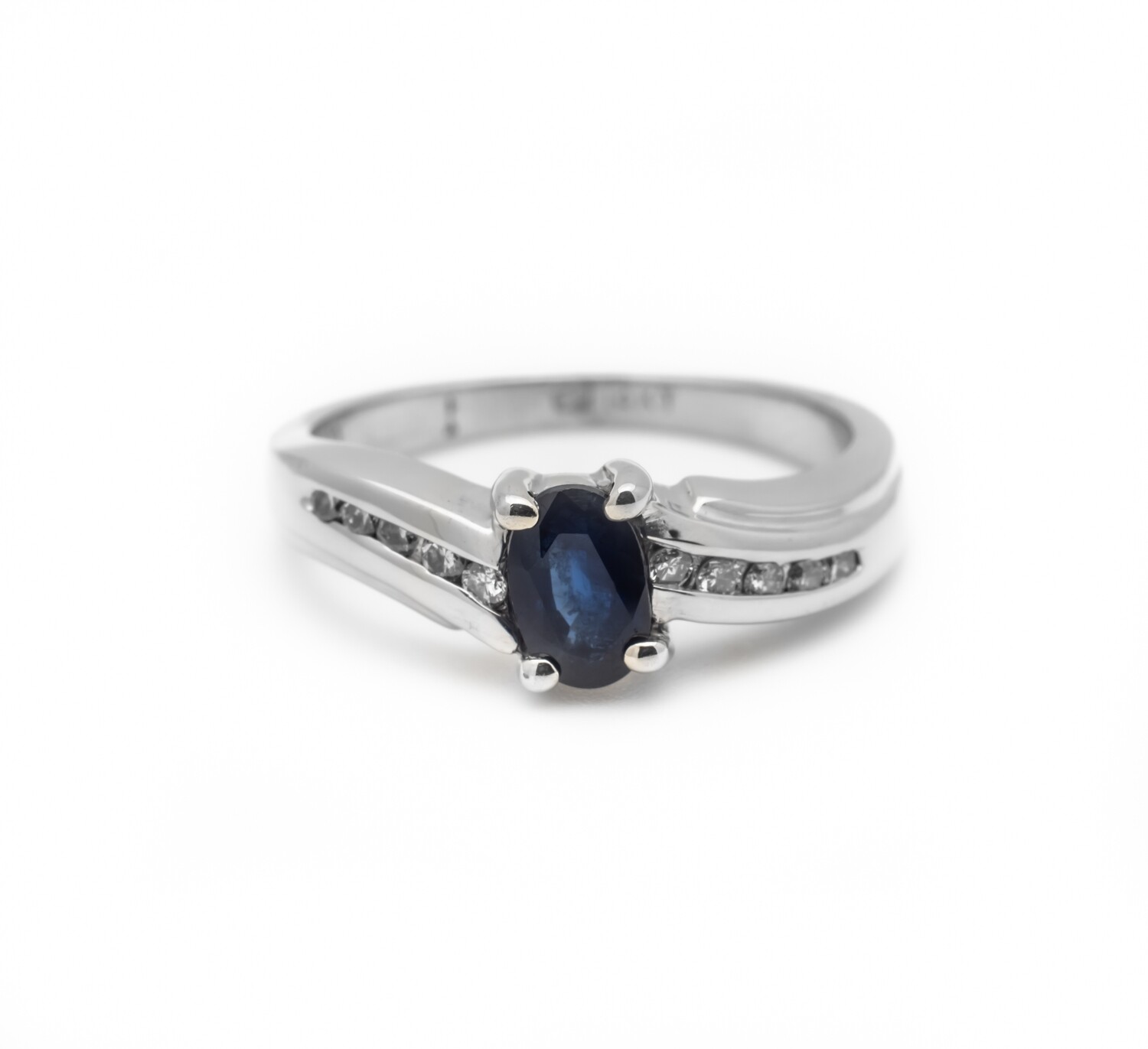14k Gold Ring with Gemstone and Diamonds. SIZE-6.0