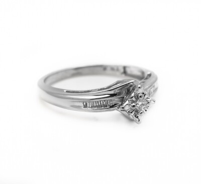 10k Gold Ring with Diamond