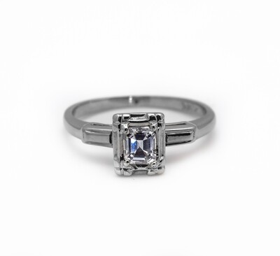 14k Gold Ring With Diamond. Size - 5.0