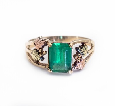 14k Gold Ring With Natural Emerald. Size - 8