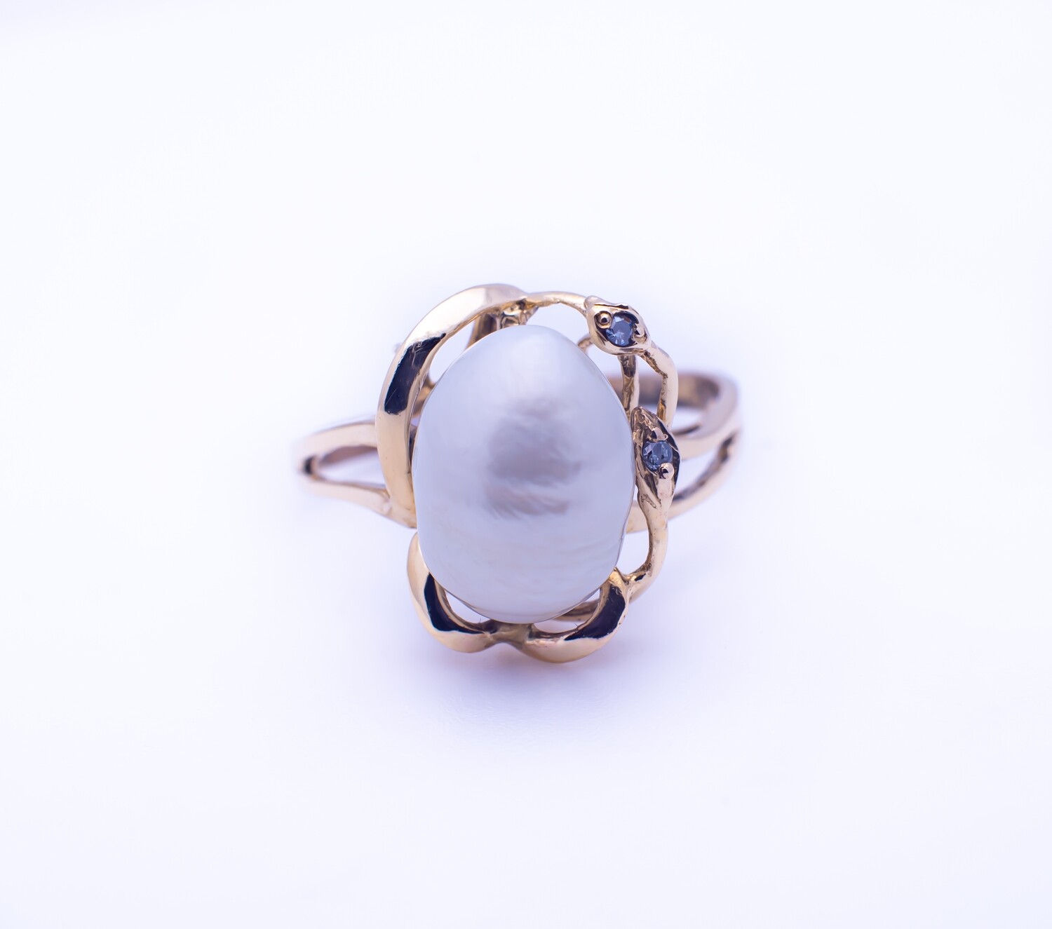 14k Gold Ring with Diamonds and Pearls. SIZE-4.5
