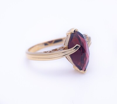 10k Gold Ring with Diamond and Gemstone