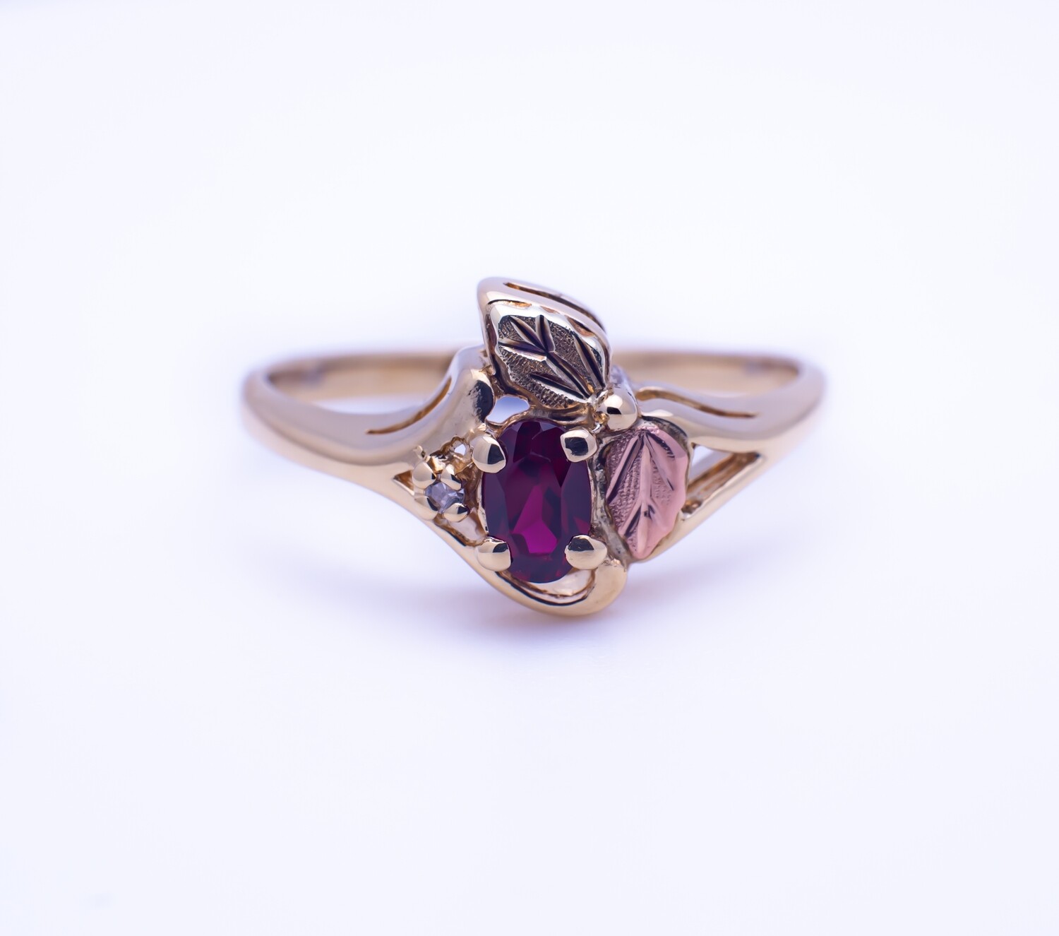 10k Gold Ring with Diamond and Ruby