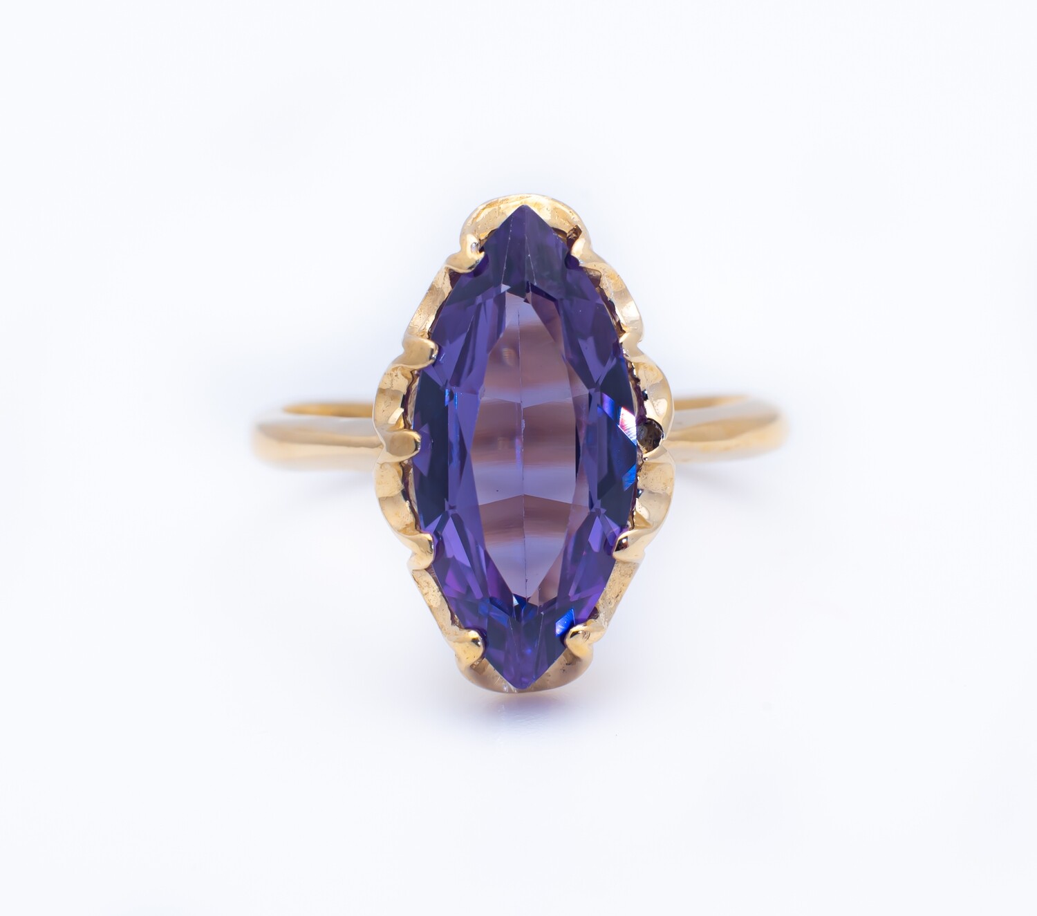 14k Gold Ring With Sapphire. Size - 4.5