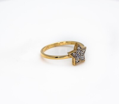 10k Gold Ring With Diamonds. SIZE-6.0