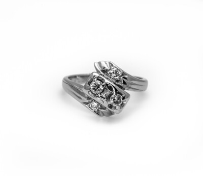 14K Gold Diamond Ring Size 6