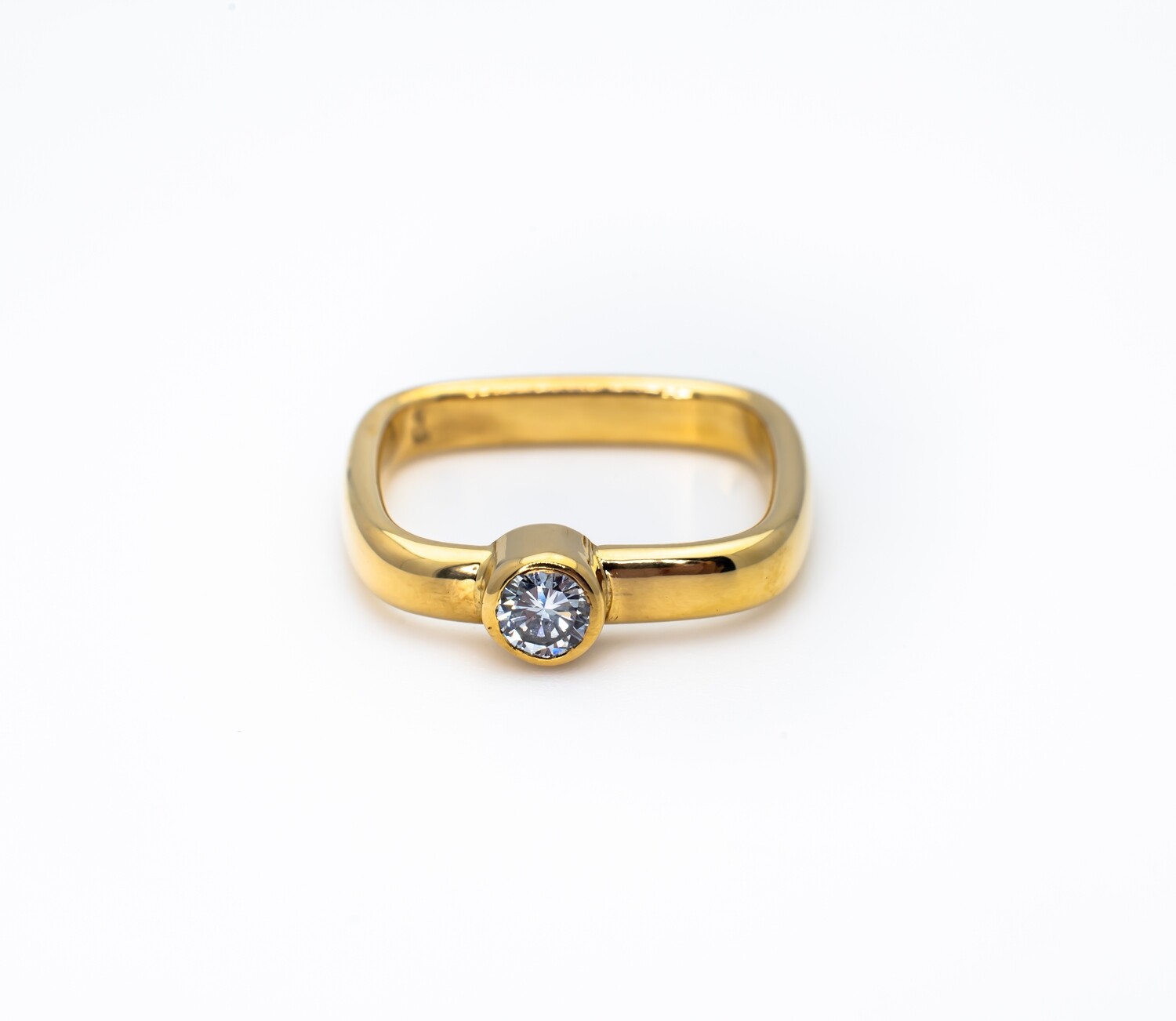 18k Gold Ring Size 5
