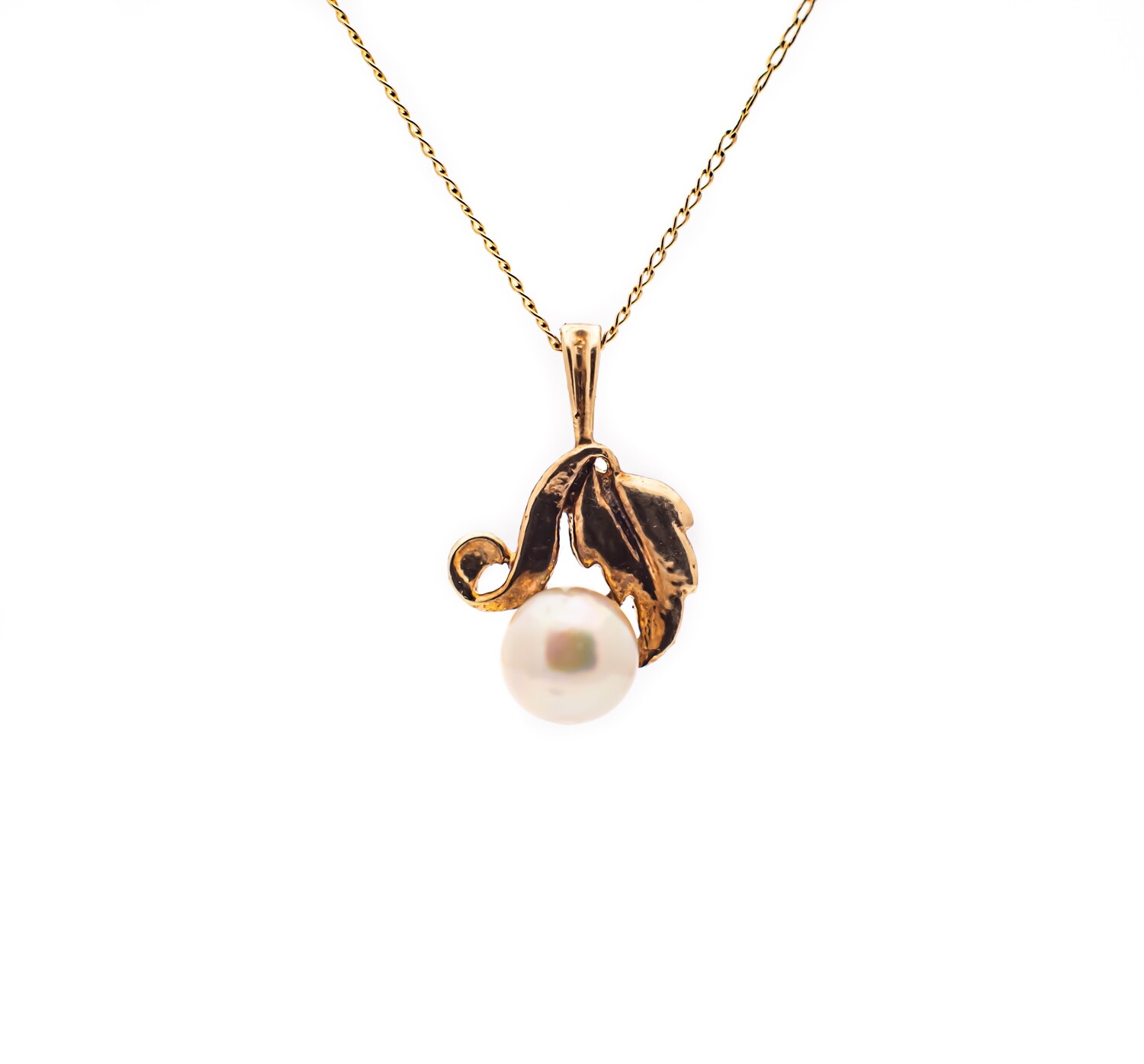 14k Gold Pendant with Pearl