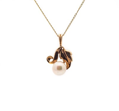 14k Gold Pendant with Pearl
