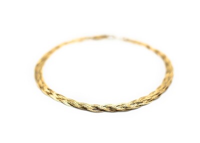 Sleek Gold Bracelet