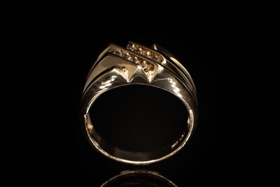 10k Yellow Gold 8-Diamond Ring