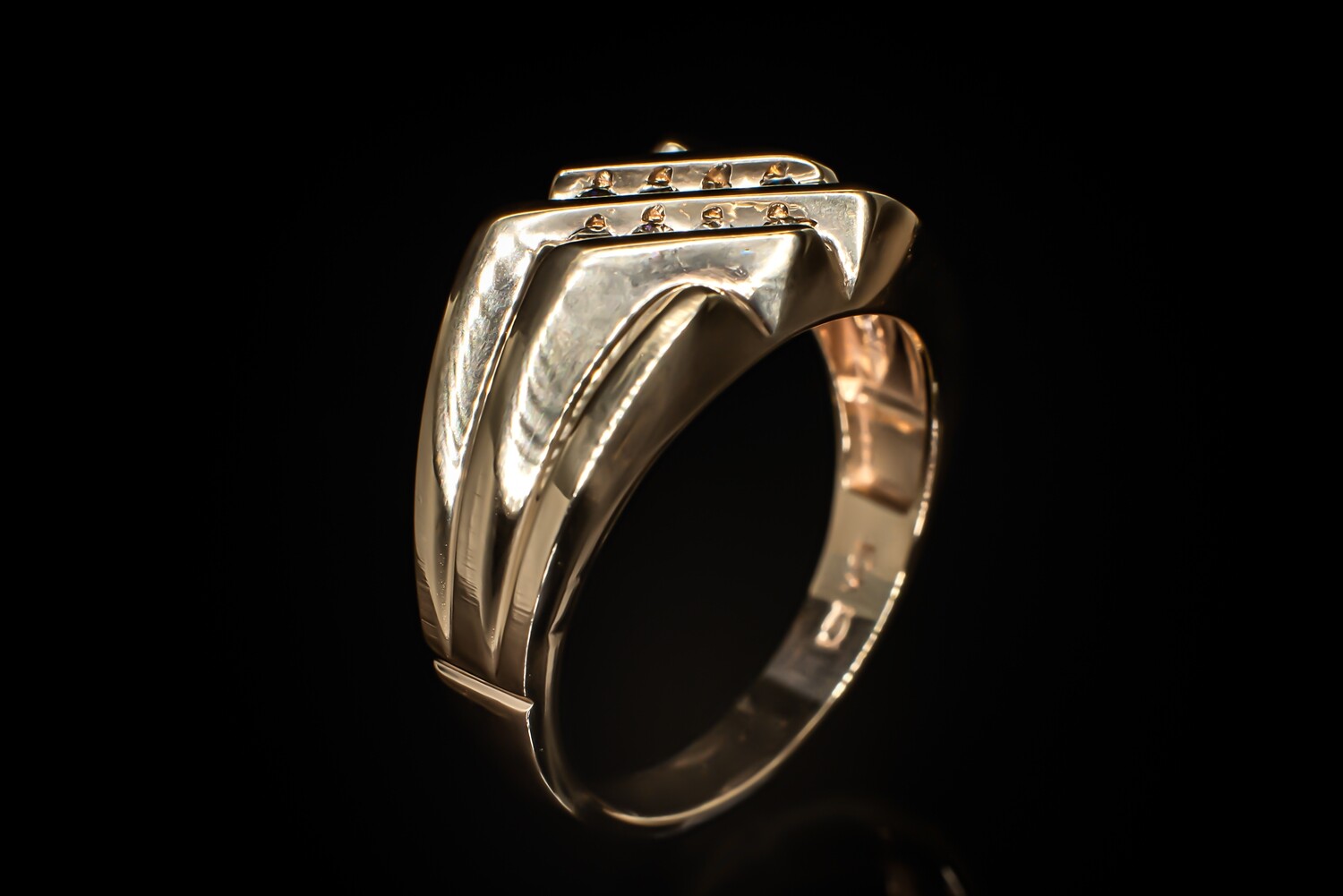 10k Yellow Gold 8-Diamond Ring