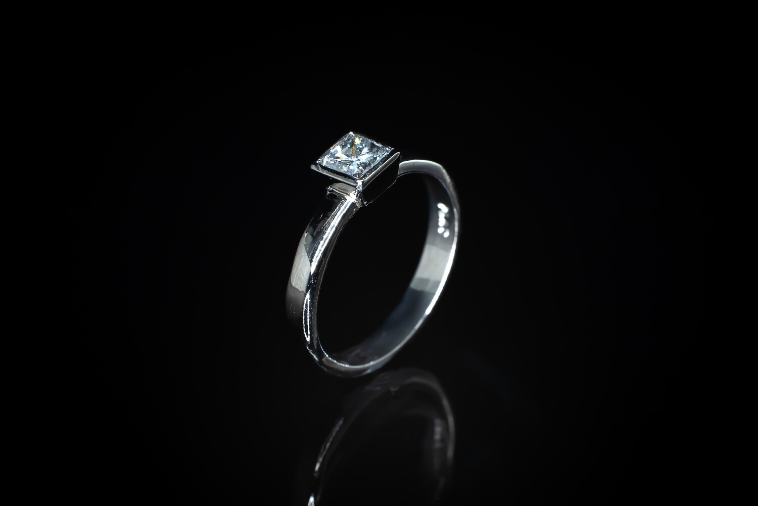 Radiant Cut Diamond Platinum Ring