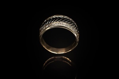 18k Gold 30-Diamond Ring