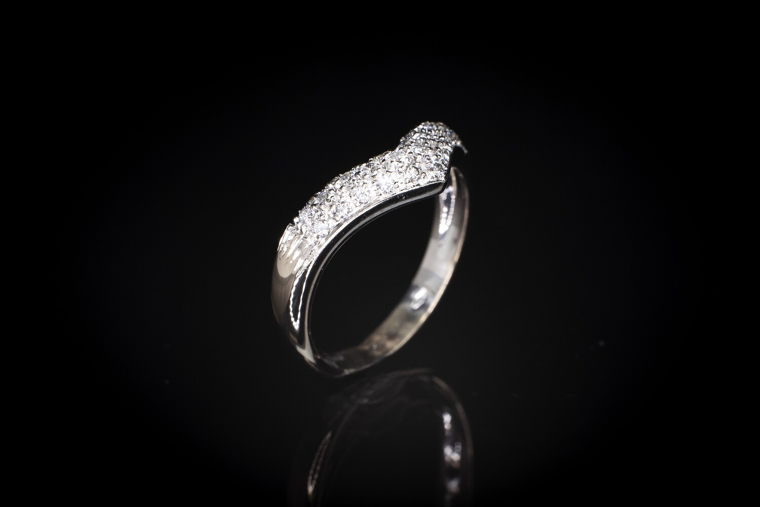18k White Gold Diamond Ring