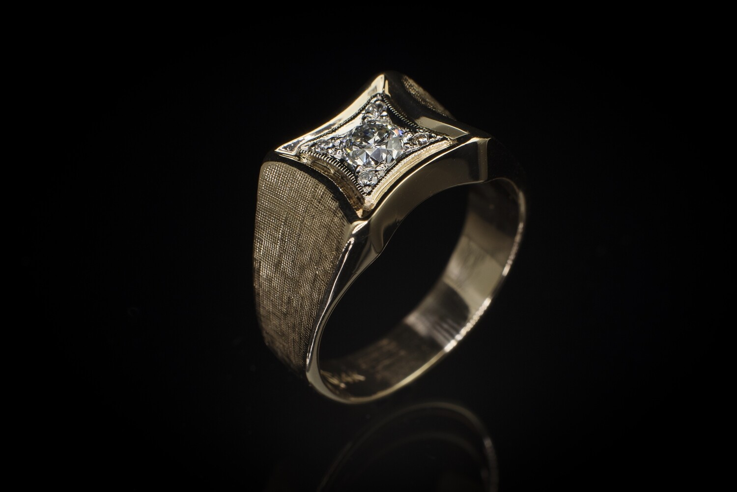 Floral Motif Diamond Ring