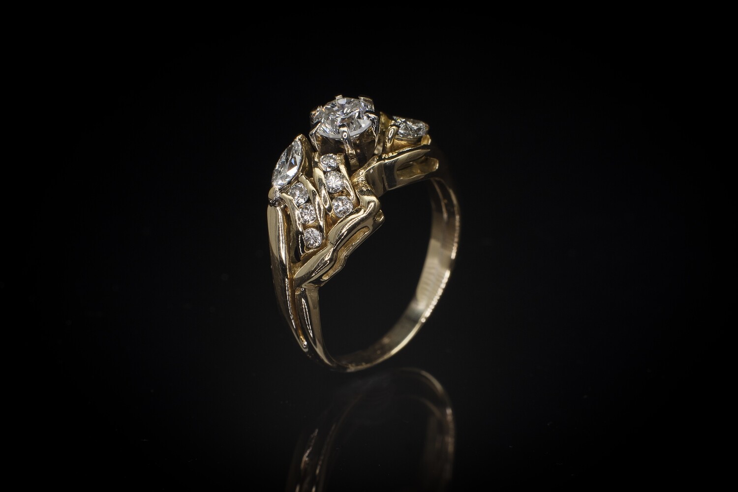 18k Gold ring with Diamonds