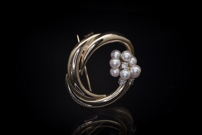 14K Gold Brooch with Pearls and Diamonds