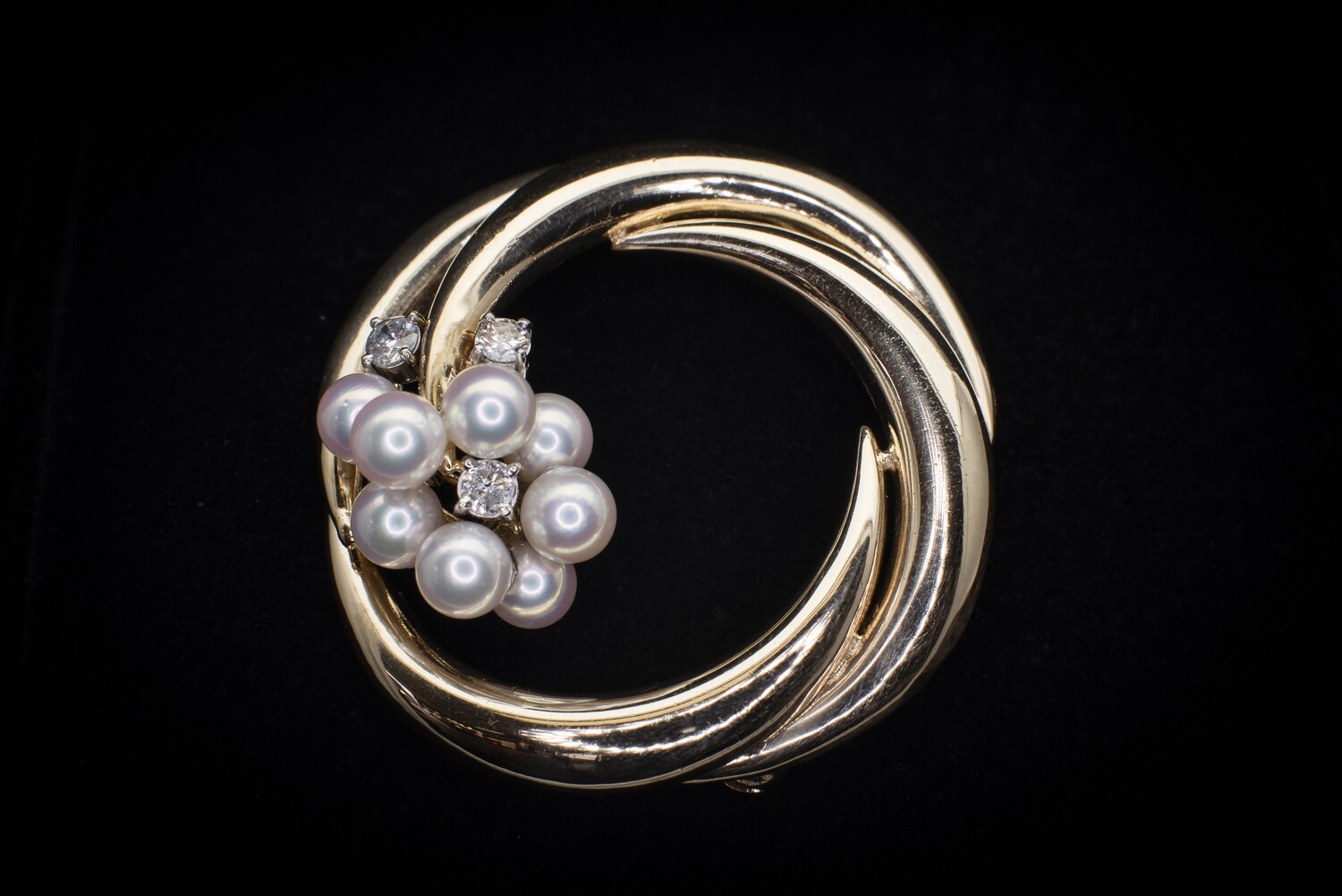 14K Gold Brooch with Pearls and Diamonds