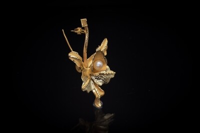 18k Gold Brooch with Pearl