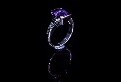 14k Gold Ring with Amethyst and Diamonds
