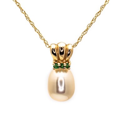 14k Gold Necklace with Emerald stones and Pearl