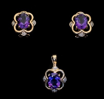 18k Gold Gemstone Earrings and Pendant Set