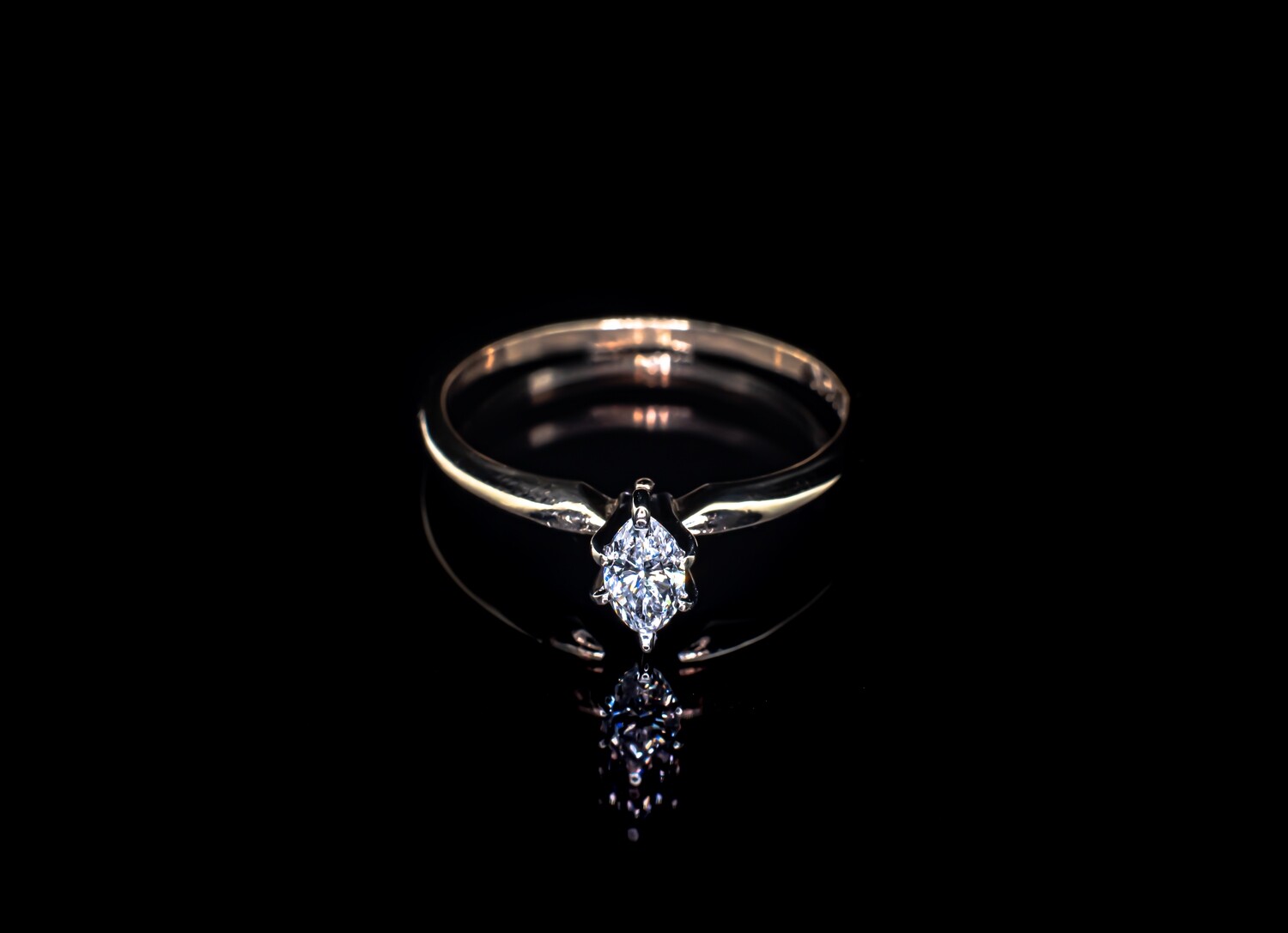 14k Gold Diamond Ring Size 7