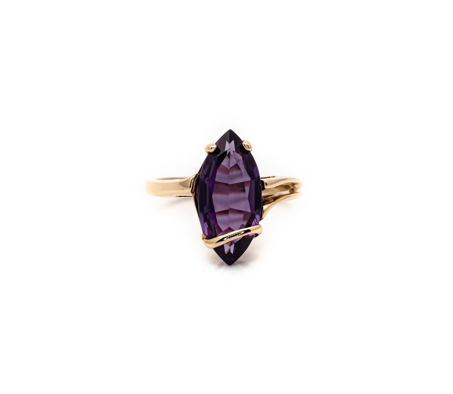Elegant Gemstone Ring