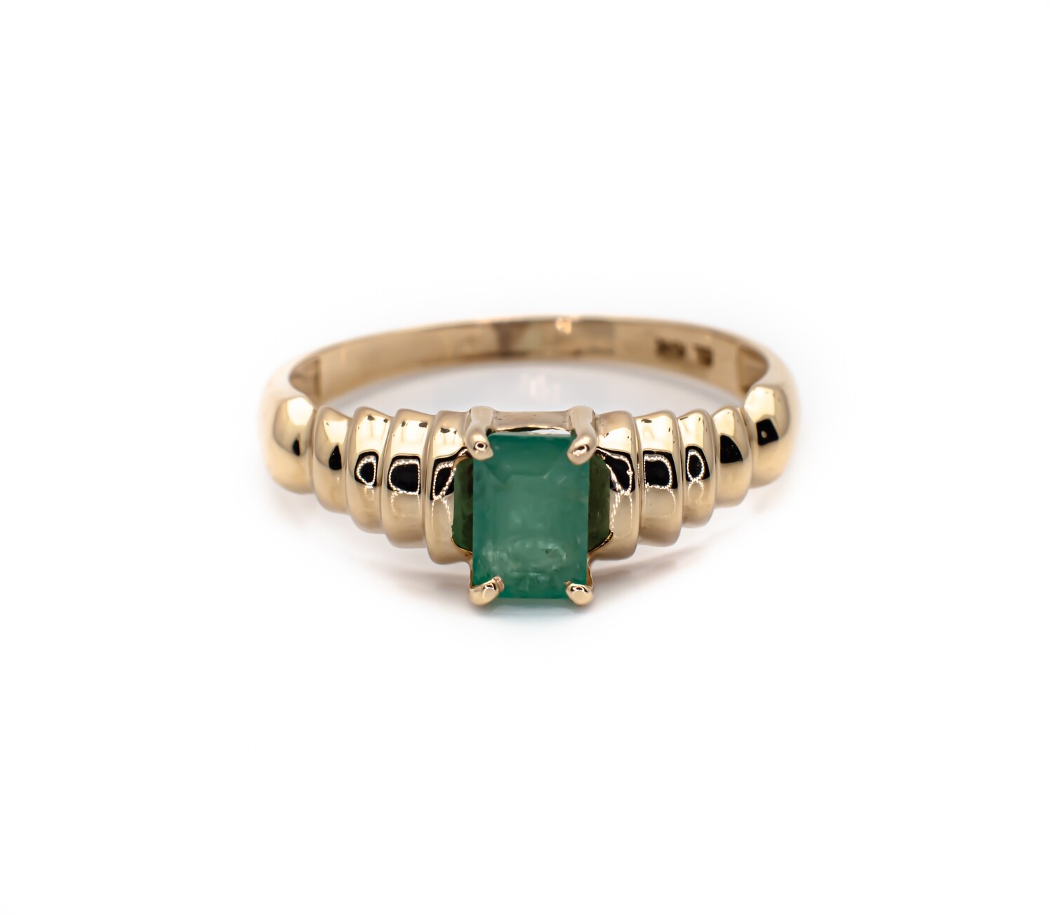 10k Gold Ring with Natural Emerald