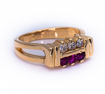 14K Yellow Gold Ring with Diamonds and Pink Sapphires. Size - 5