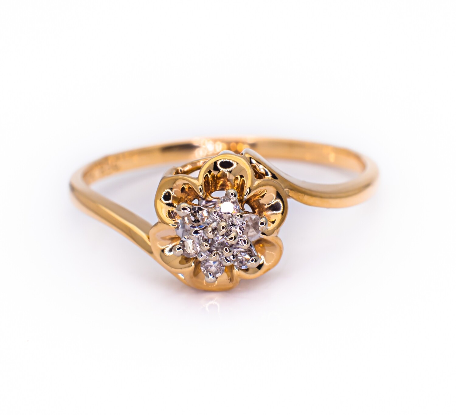 10K Yellow Gold Ring with Brilliant Cut Diamonds