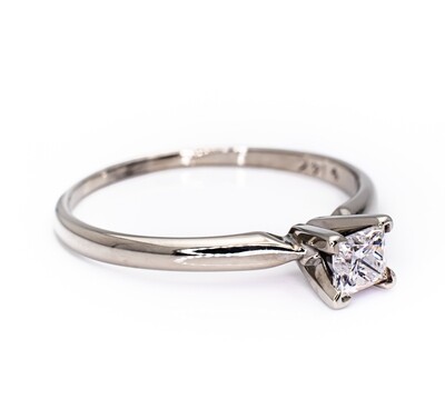 14k White Gold Diamond Ring Size 8.5
