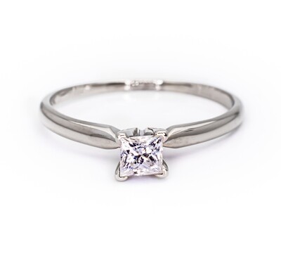 14k White Gold Diamond Ring Size 8.5