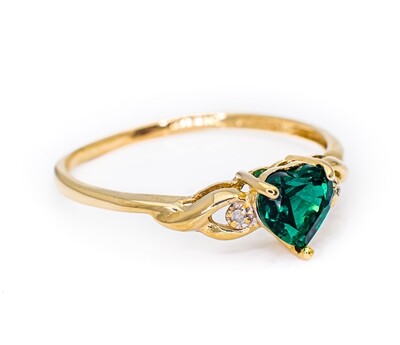 10K Gold Ring With Green Amethyst and Diamonds. Size - 10 1/2