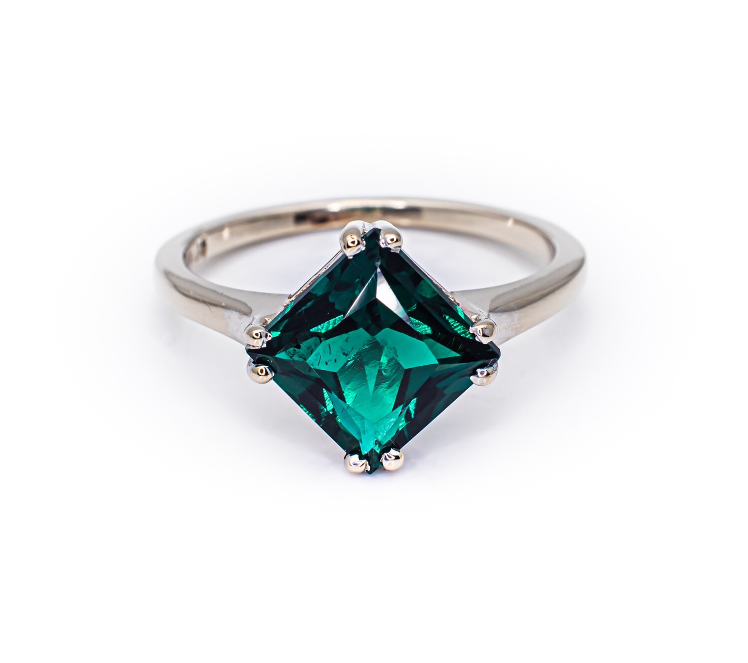 14K White Gold Ring with Green Amethyst. Size - 7