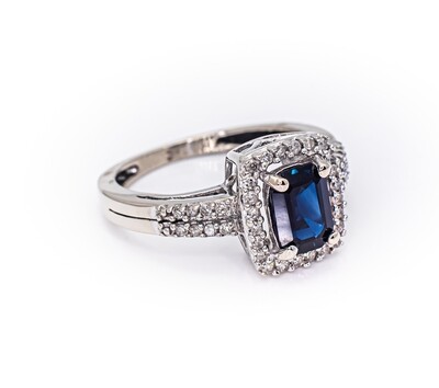 14k White Gold Ring with Sapphire and Diamonds. Size - 5
