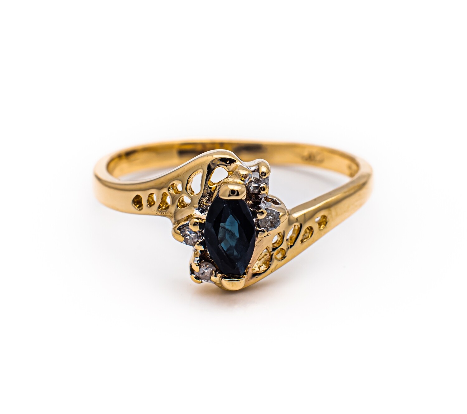 Sapphire &amp; Diamond Ring